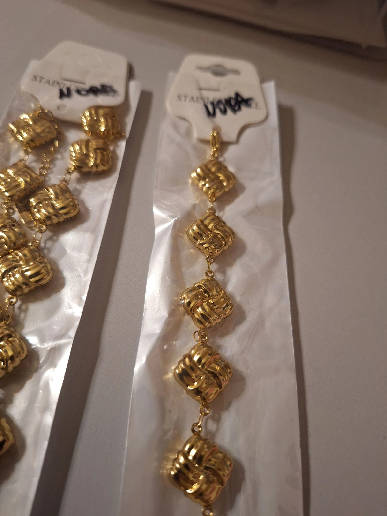 Bonito conjunto de collar y pulsera de acero inoxidable dorado – photo 4